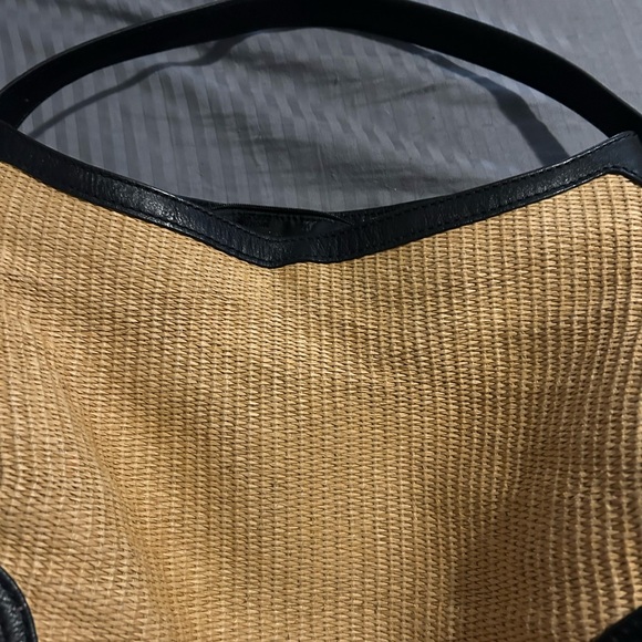 Michael Kors , soft leather, woven shoulder bag. - Picture 13 of 14